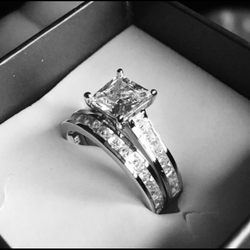 Women’s 2pc Engagement Wedding Ring Set